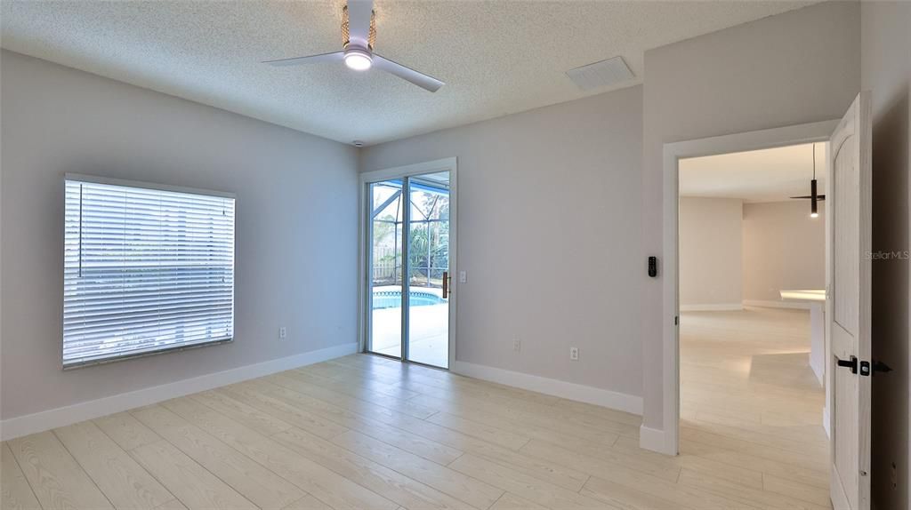 En Venta: $414,900 (4 camas, 2 baños, 2243 Pies cuadrados)