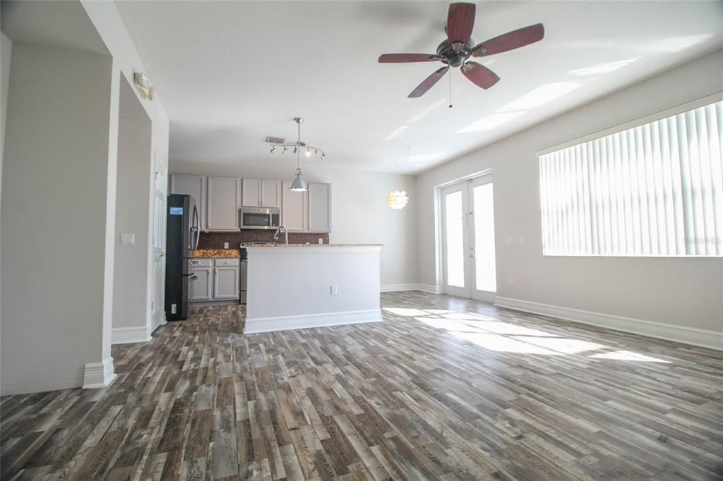 В аренду: $2,895 (4 спален, 3 ванн, 1960 Квадратных фут)