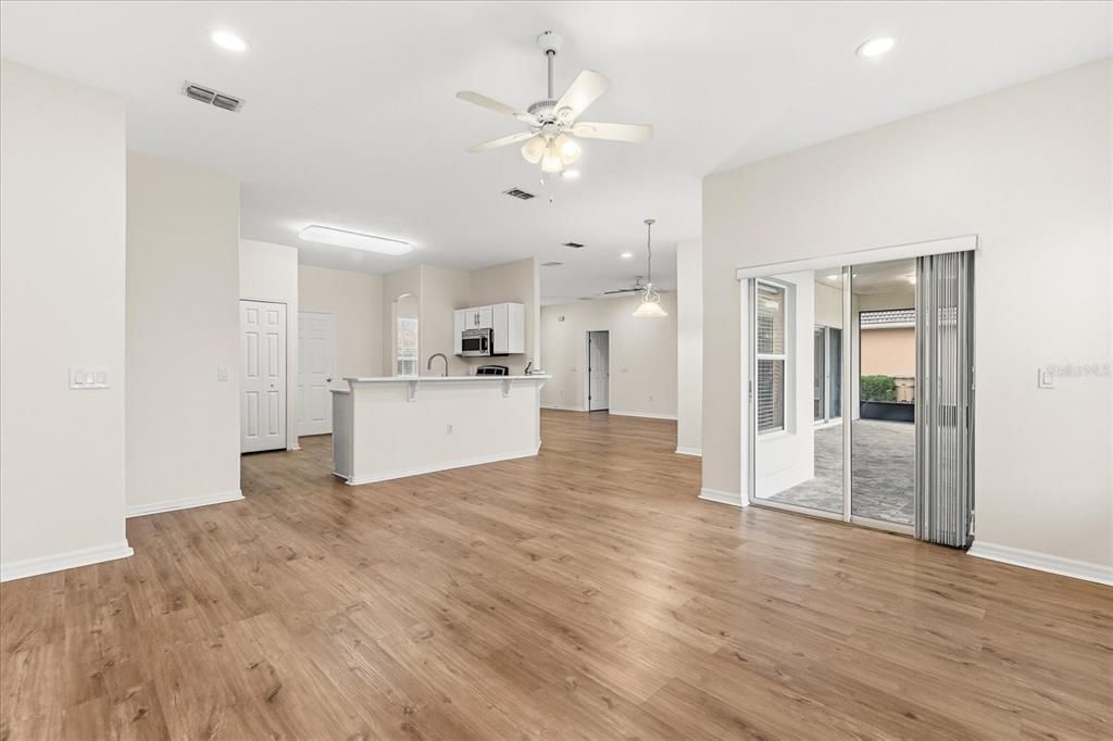 En Venta: $339,900 (3 camas, 2 baños, 1687 Pies cuadrados)