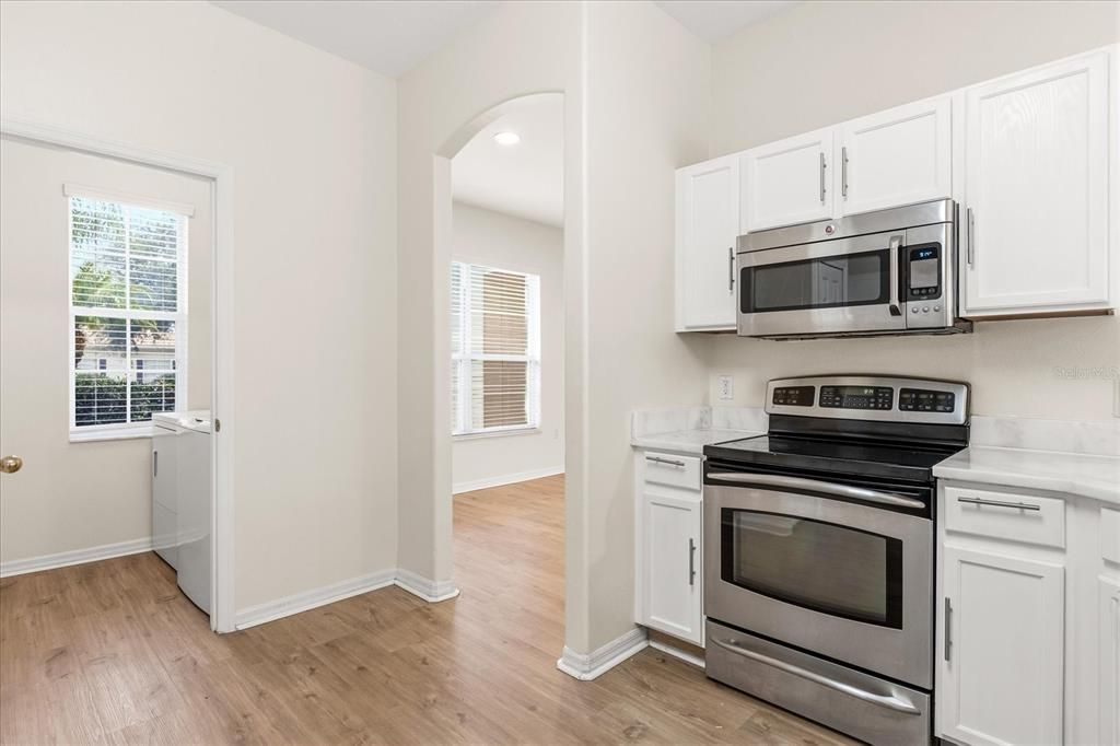 En Venta: $339,900 (3 camas, 2 baños, 1687 Pies cuadrados)