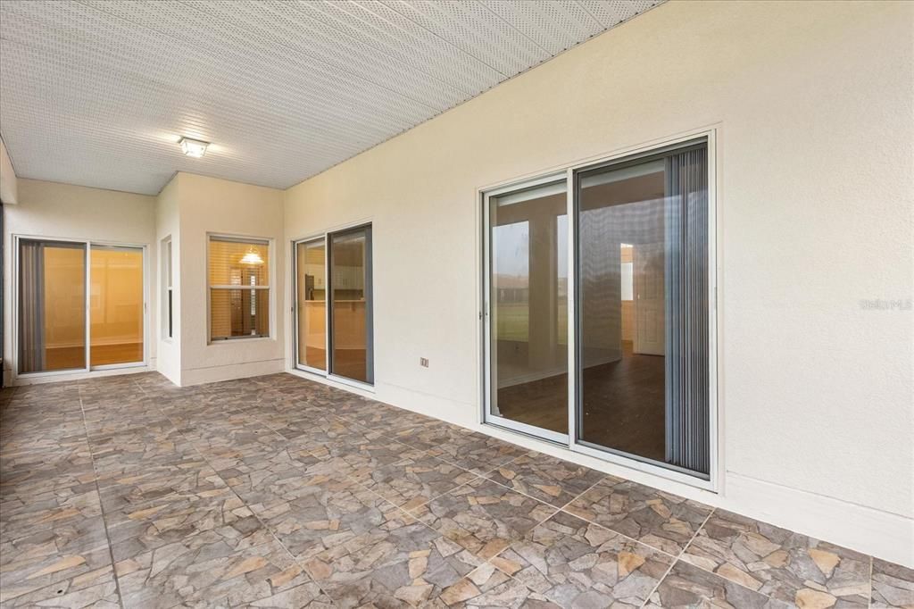 En Venta: $339,900 (3 camas, 2 baños, 1687 Pies cuadrados)