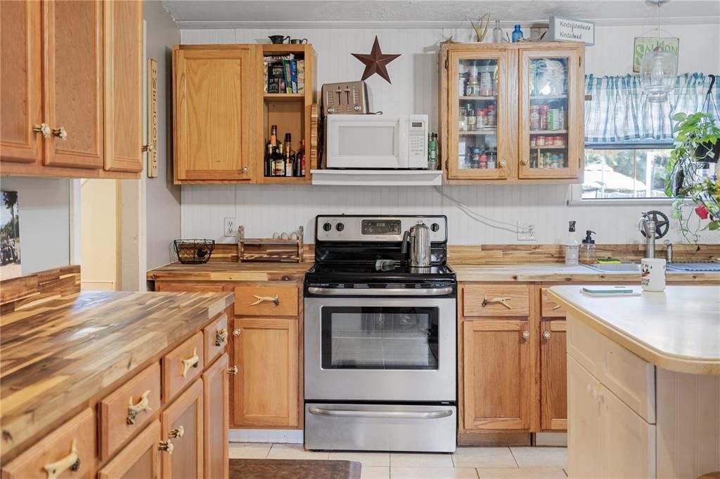 待售: $350,000 (3 贝兹, 2 浴室, 1440 平方英尺)