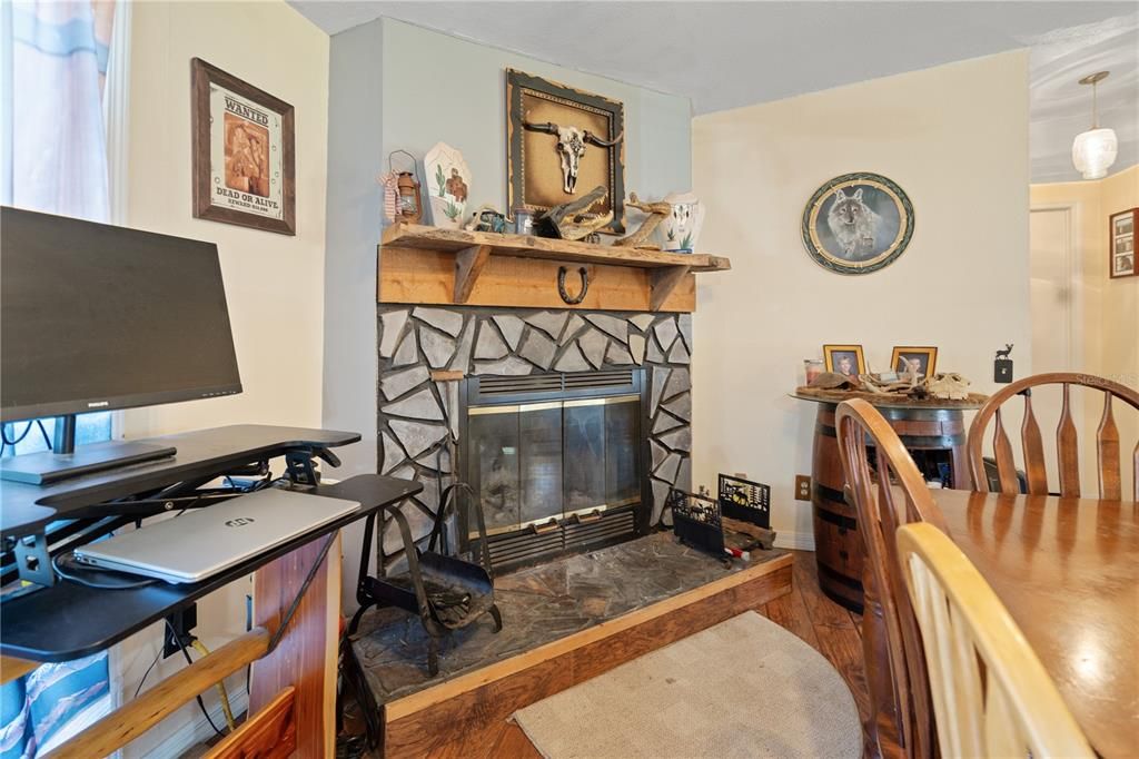 待售: $350,000 (3 贝兹, 2 浴室, 1440 平方英尺)