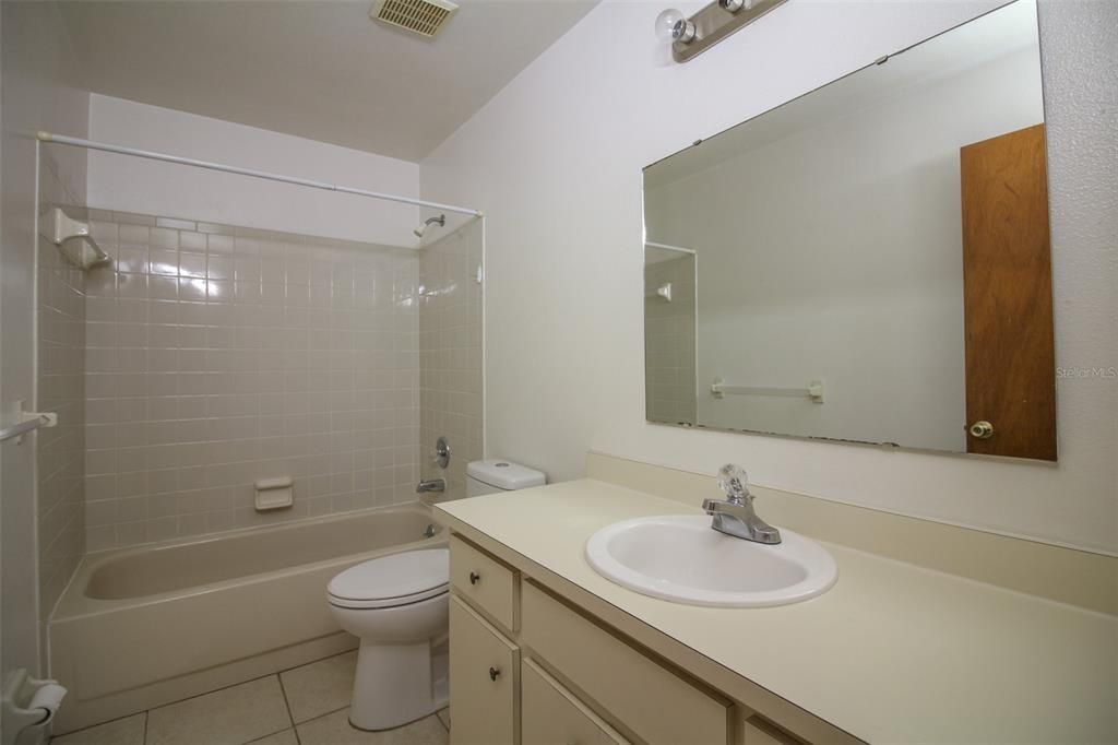 For Rent: $1,500 (2 beds, 2 baths, 886 Square Feet)