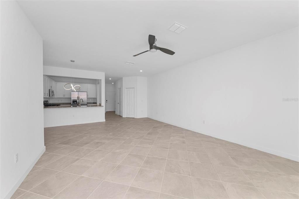 В аренду: $2,750 (3 спален, 2 ванн, 1879 Квадратных фут)