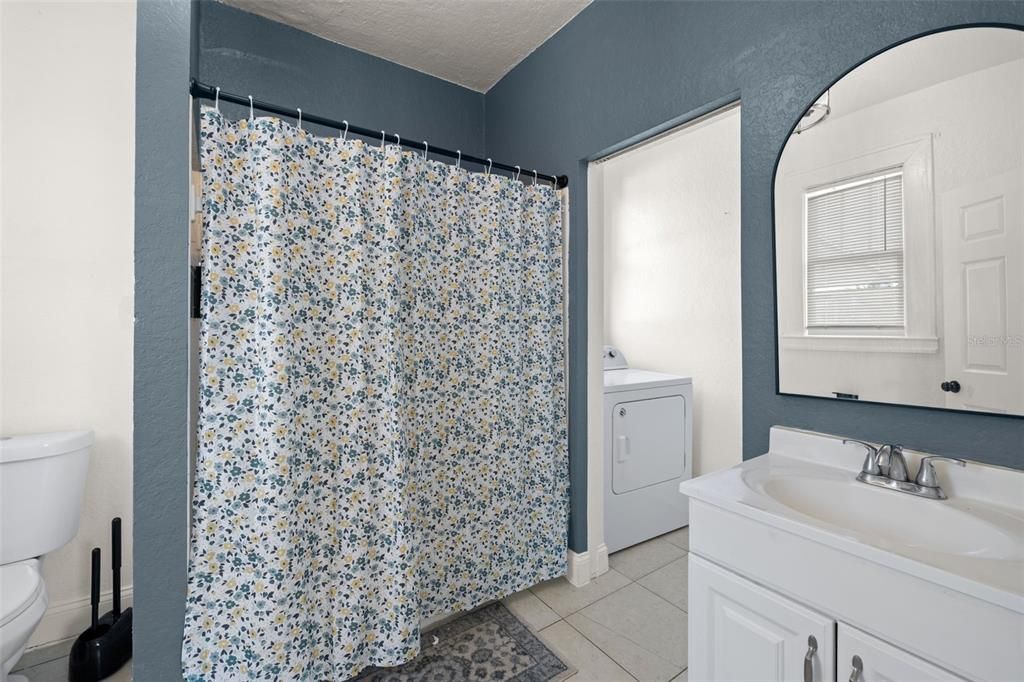 待售: $445,000 (4 贝兹, 2 浴室, 1918 平方英尺)