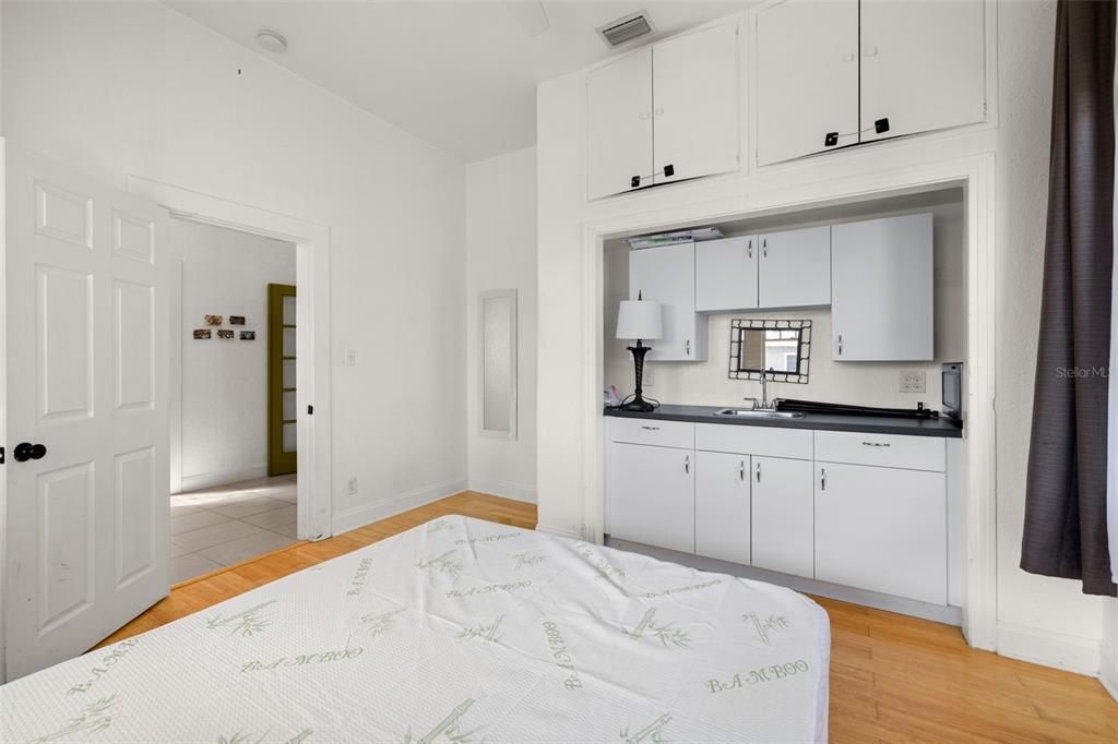 待售: $445,000 (4 贝兹, 2 浴室, 1918 平方英尺)