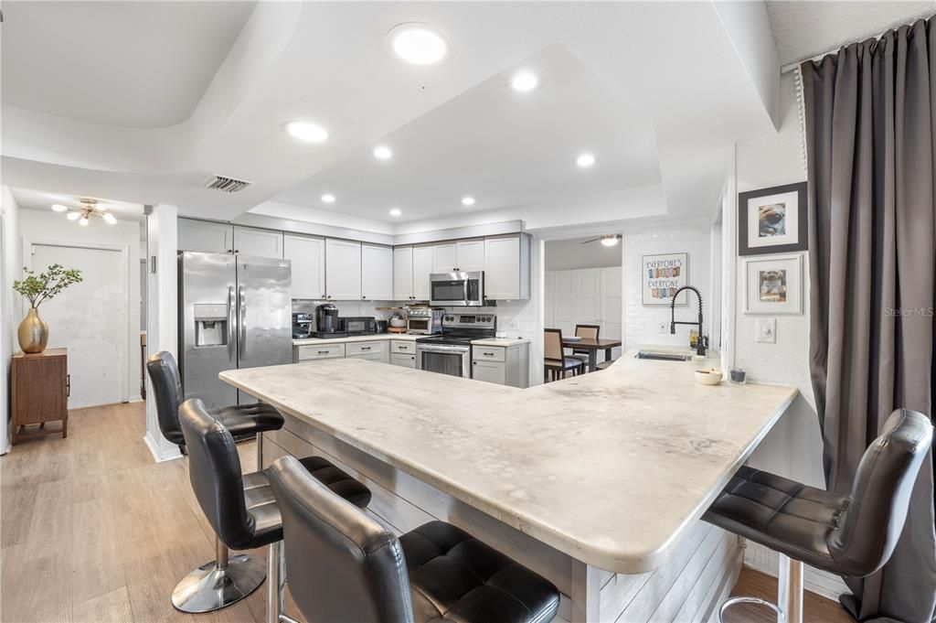 En Venta: $515,000 (4 camas, 3 baños, 2351 Pies cuadrados)