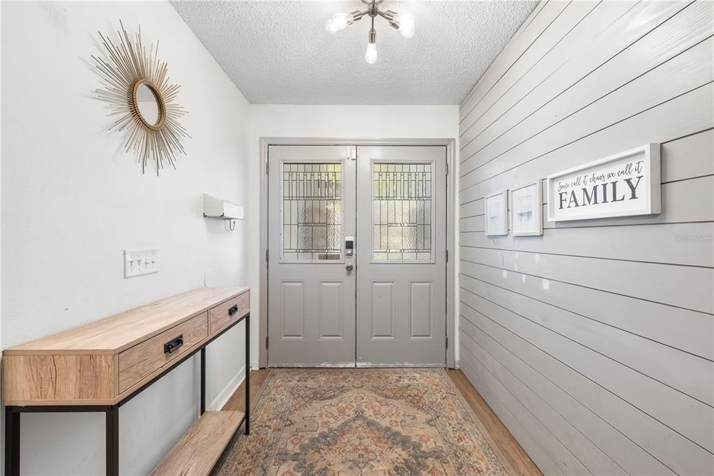 En Venta: $515,000 (4 camas, 3 baños, 2351 Pies cuadrados)