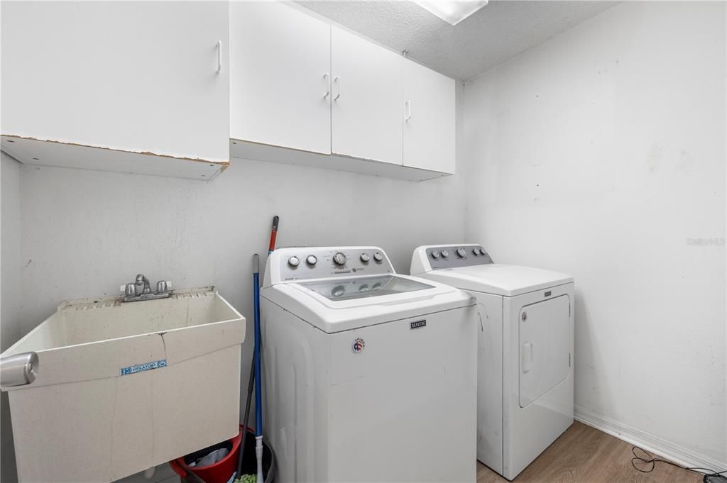 En Venta: $515,000 (4 camas, 3 baños, 2351 Pies cuadrados)