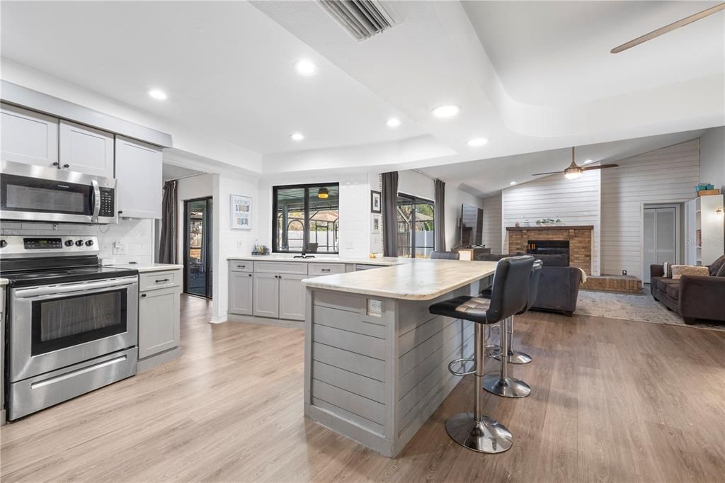 En Venta: $515,000 (4 camas, 3 baños, 2351 Pies cuadrados)