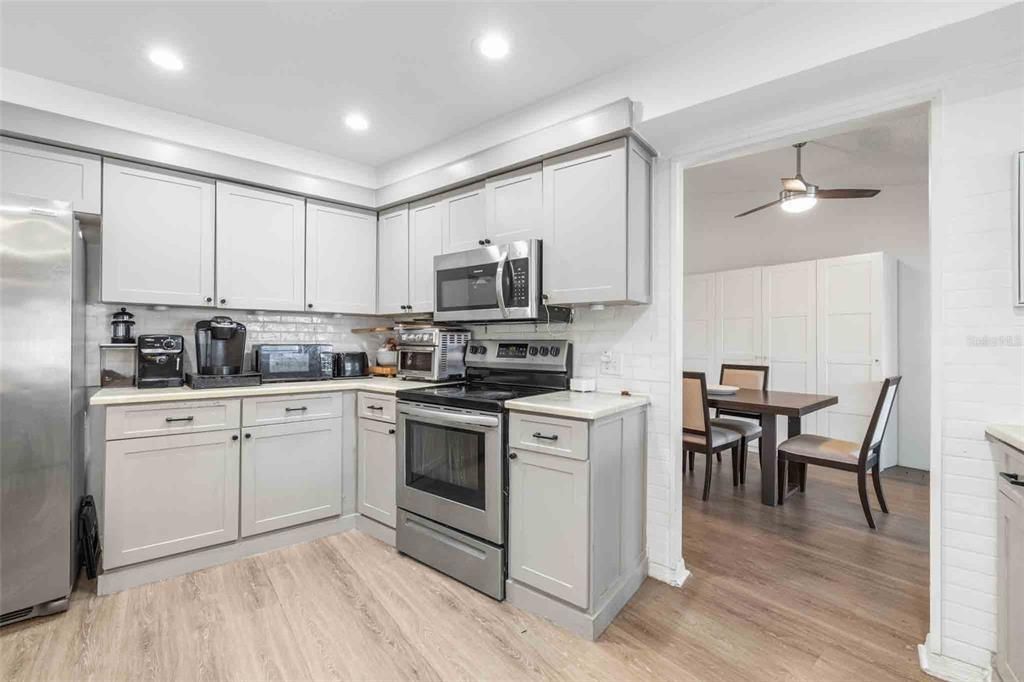 En Venta: $515,000 (4 camas, 3 baños, 2351 Pies cuadrados)