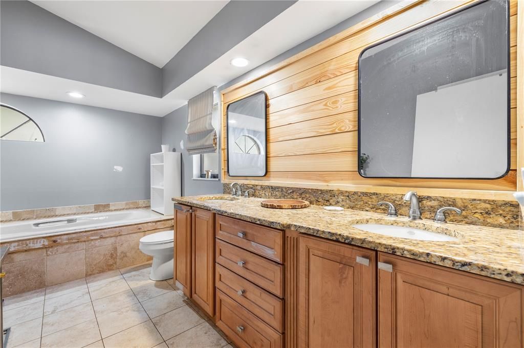 En Venta: $515,000 (4 camas, 3 baños, 2351 Pies cuadrados)