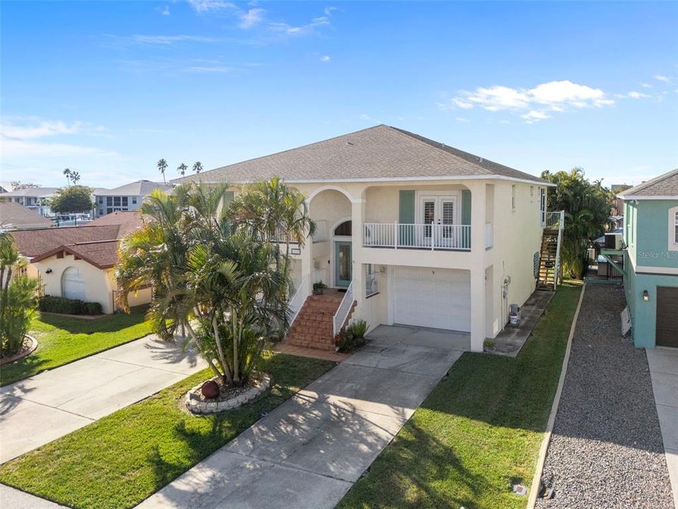 En Venta: $798,000 (3 camas, 2 baños, 2055 Pies cuadrados)