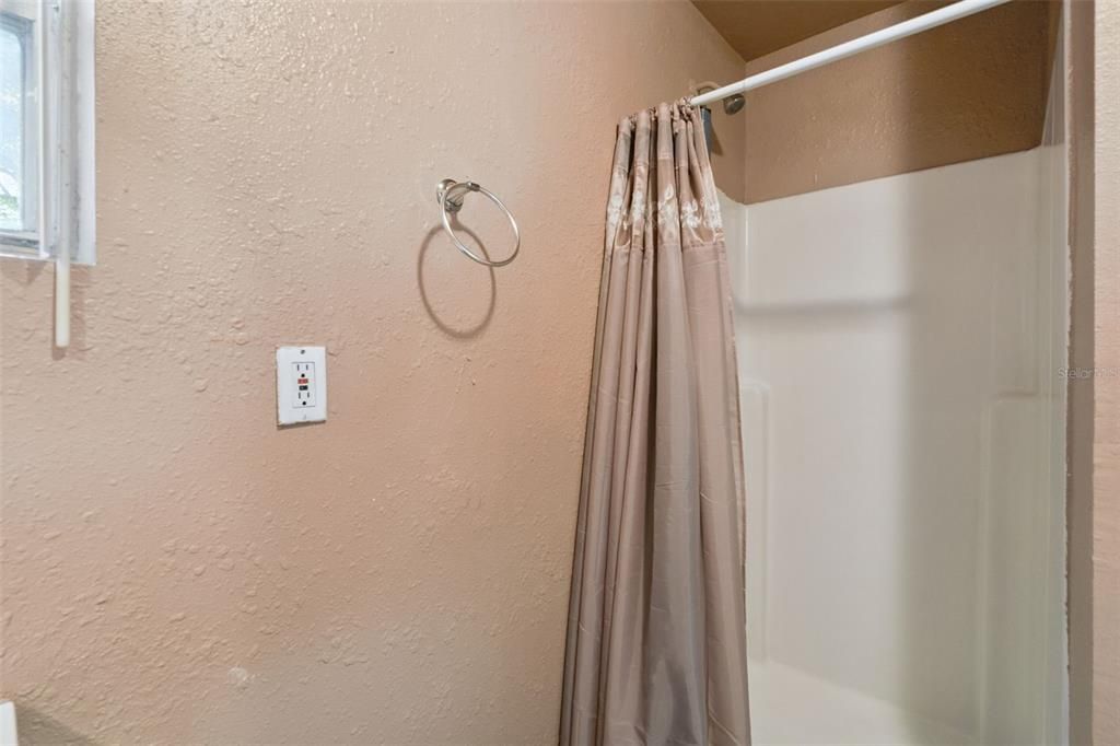 En Venta: $255,000 (3 camas, 2 baños, 1122 Pies cuadrados)