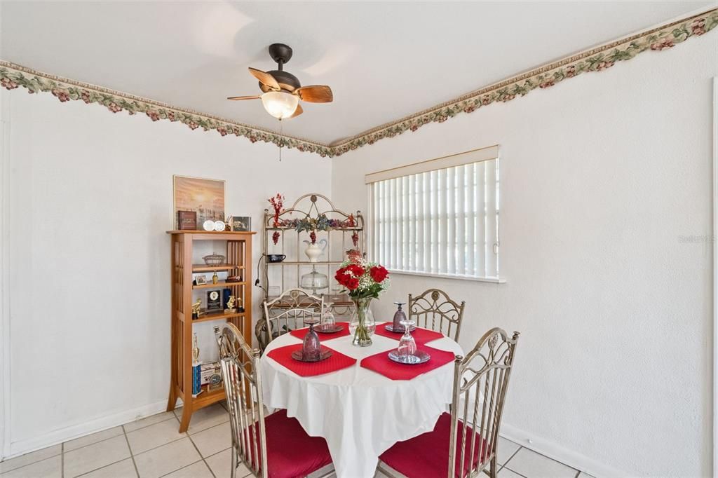 En Venta: $255,000 (3 camas, 2 baños, 1122 Pies cuadrados)