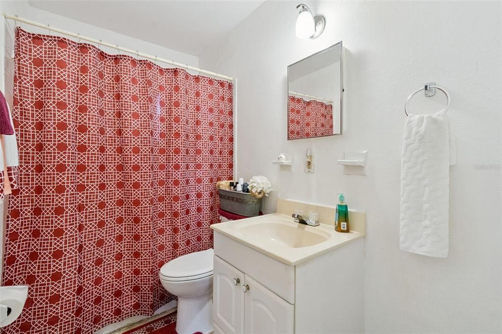 En Venta: $255,000 (3 camas, 2 baños, 1122 Pies cuadrados)