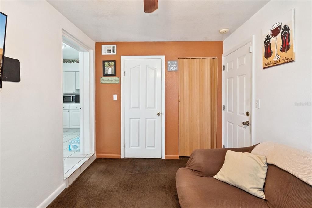 En Venta: $255,000 (3 camas, 2 baños, 1122 Pies cuadrados)