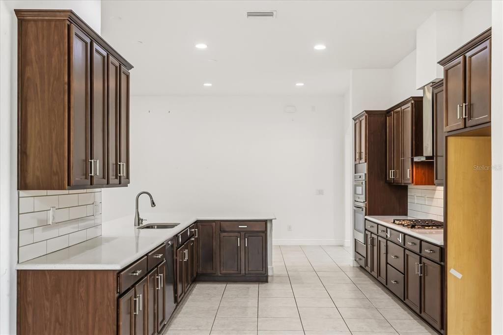 For Sale: $625,000 (4 beds, 3 baths, 2898 Square Feet)