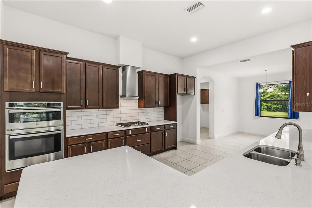 For Sale: $625,000 (4 beds, 3 baths, 2898 Square Feet)