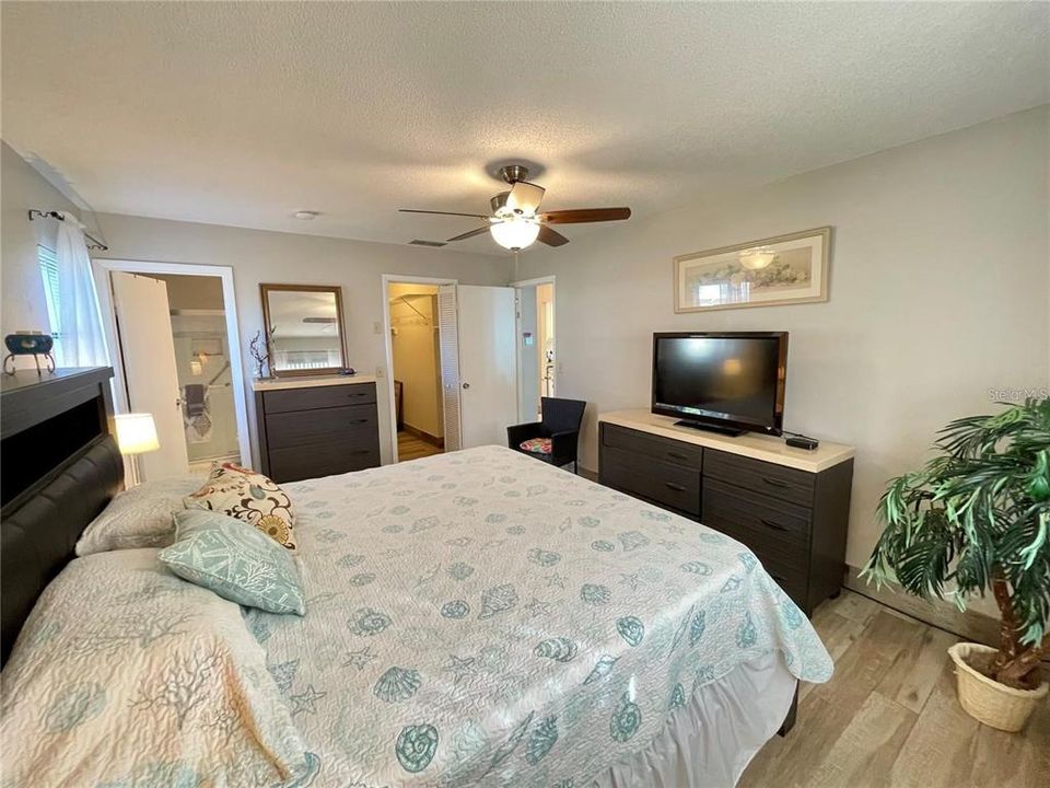 В аренду: $2,100 (2 спален, 2 ванн, 1247 Квадратных фут)