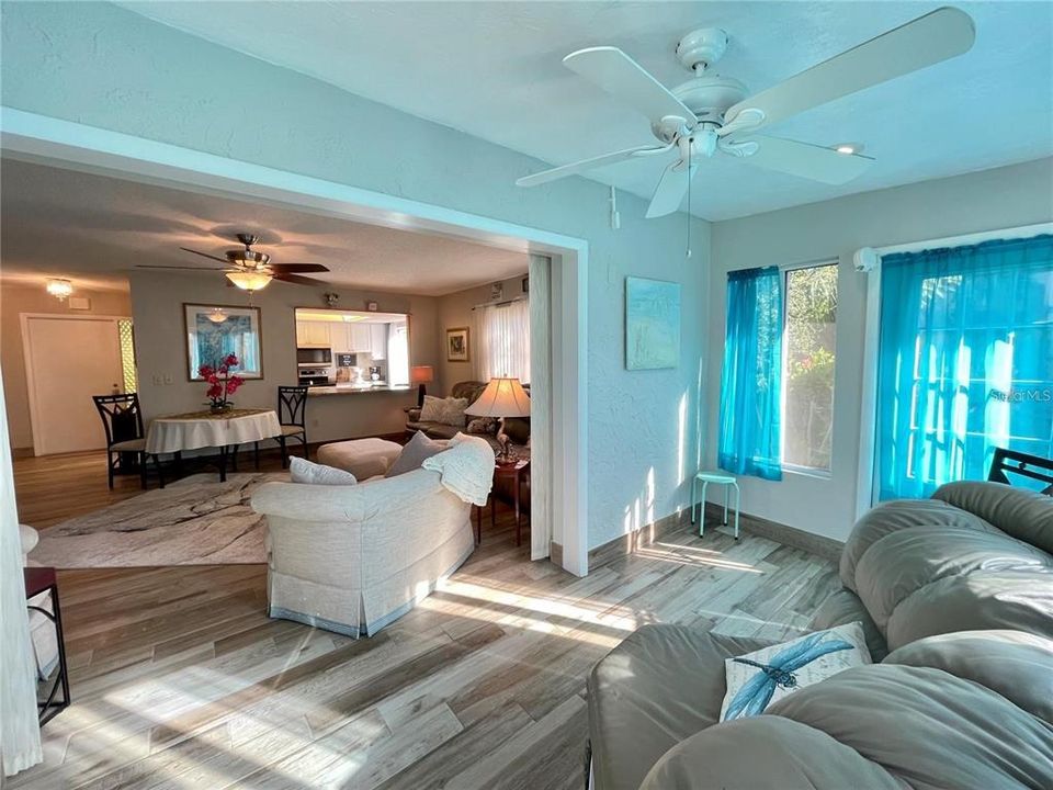 В аренду: $2,100 (2 спален, 2 ванн, 1247 Квадратных фут)