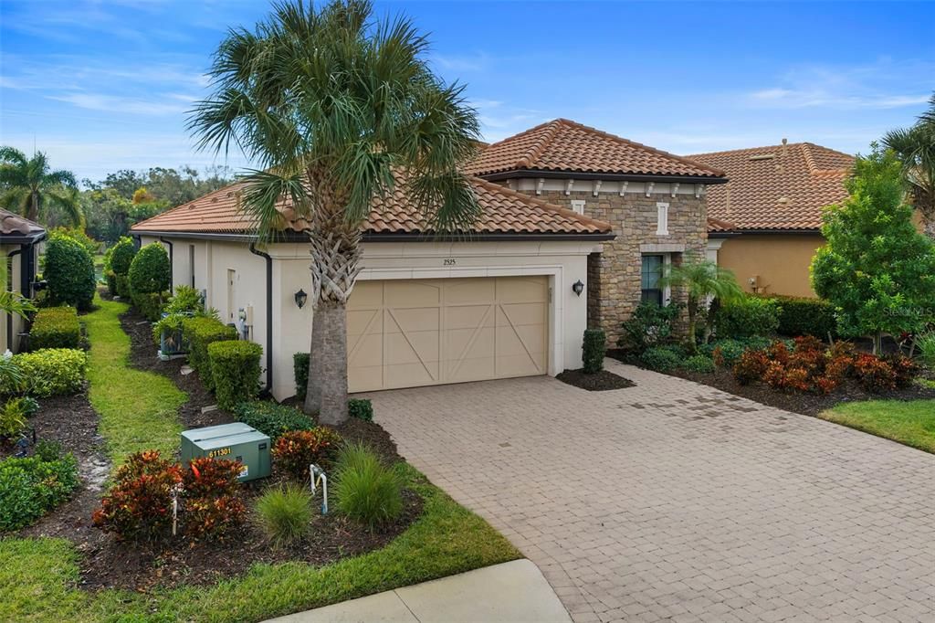 На продажу: $1,089,000 (3 спален, 3 ванн, 2262 Квадратных фут)