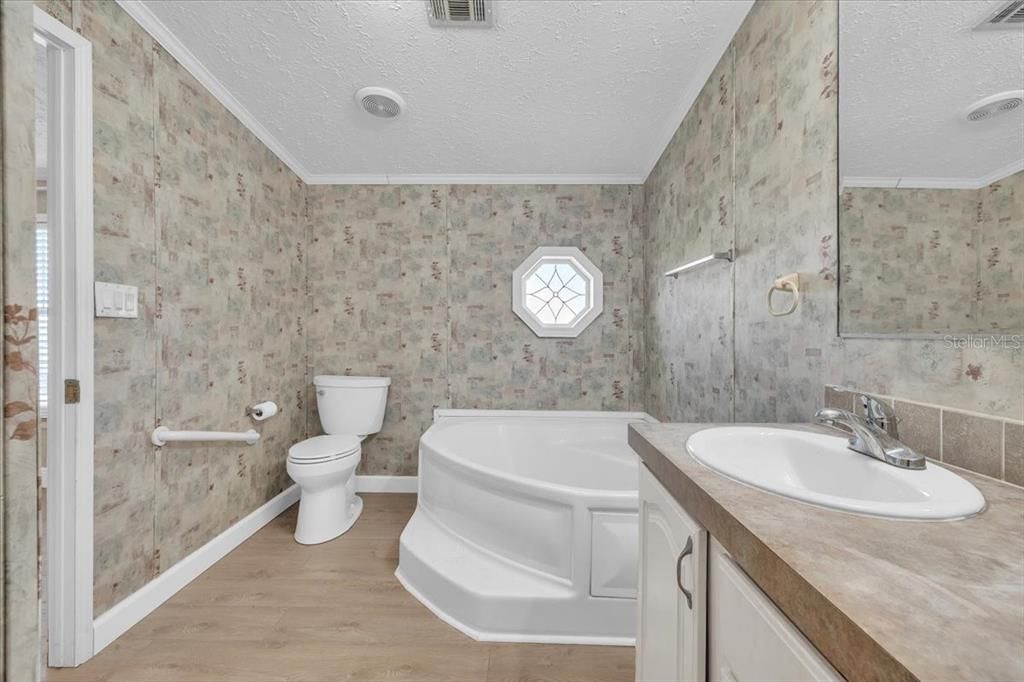 Activo con contrato: $125,000 (2 camas, 2 baños, 1188 Pies cuadrados)