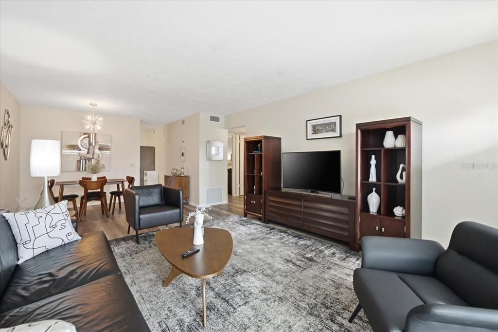 For Sale: $140,000 (2 beds, 2 baths, 835 Square Feet)