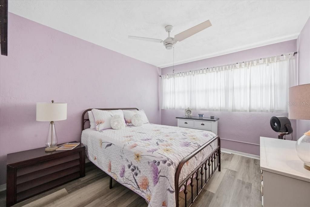 For Sale: $140,000 (2 beds, 2 baths, 835 Square Feet)