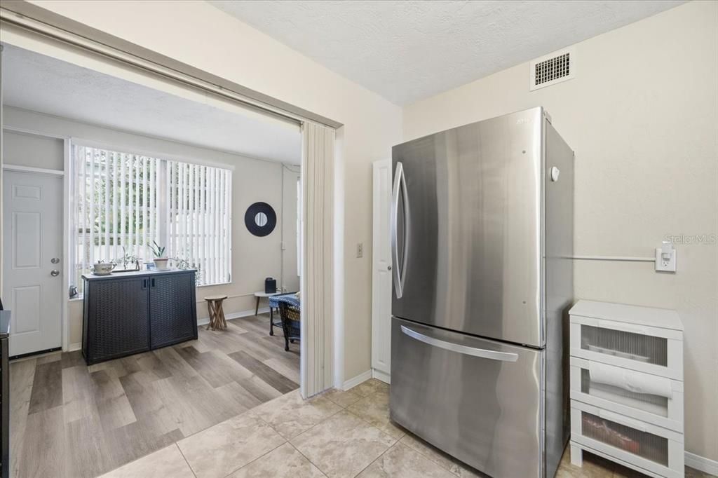 For Sale: $140,000 (2 beds, 2 baths, 835 Square Feet)