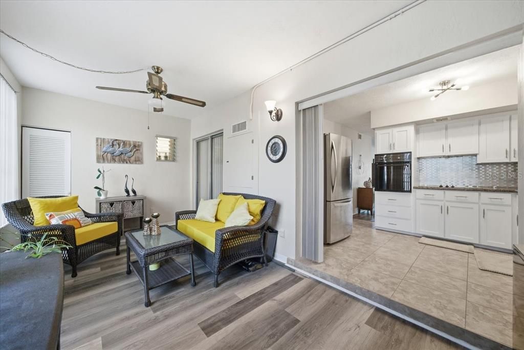 For Sale: $140,000 (2 beds, 2 baths, 835 Square Feet)