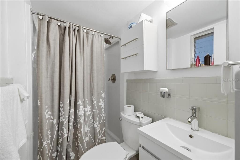 For Sale: $140,000 (2 beds, 2 baths, 835 Square Feet)