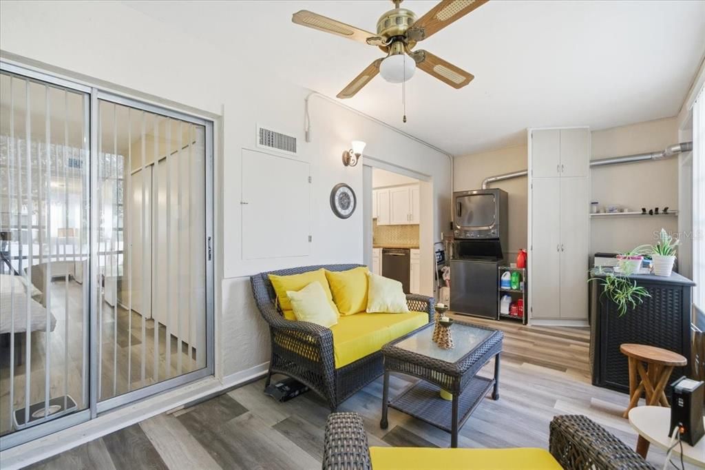 For Sale: $140,000 (2 beds, 2 baths, 835 Square Feet)