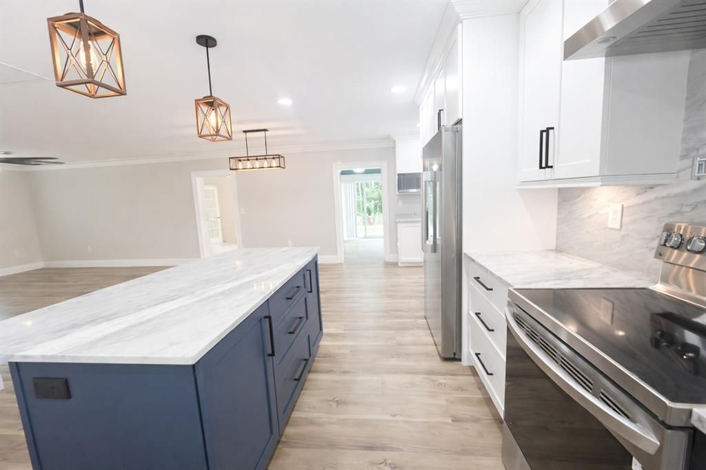 For Rent: $2,900 (3 beds, 2 baths, 1550 Square Feet)