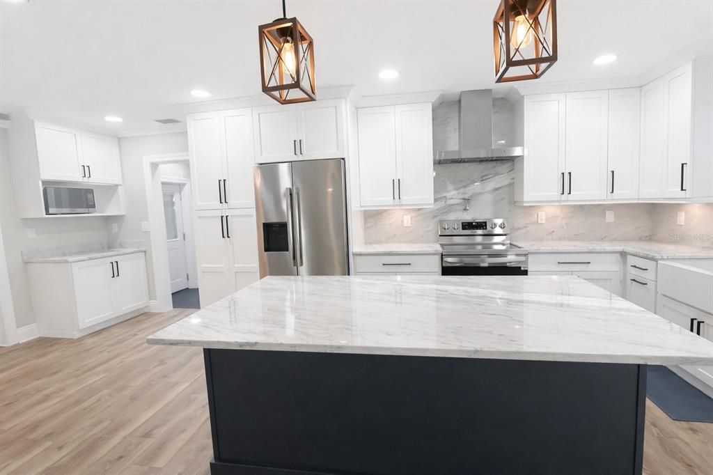 For Rent: $2,900 (3 beds, 2 baths, 1550 Square Feet)