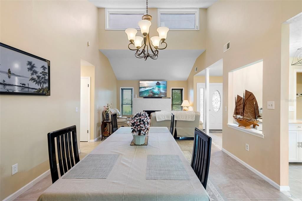 En Venta: $425,000 (3 camas, 2 baños, 1511 Pies cuadrados)