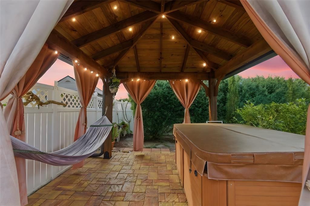 En Venta: $425,000 (3 camas, 2 baños, 1511 Pies cuadrados)