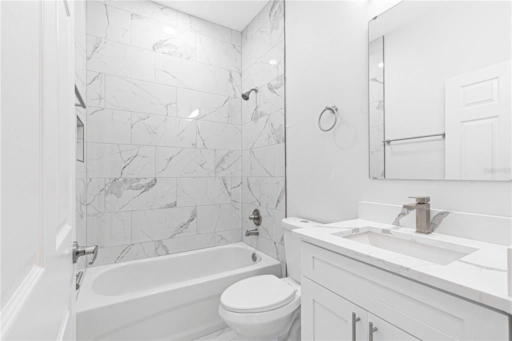 En Venta: $245,000 (3 camas, 2 baños, 1156 Pies cuadrados)