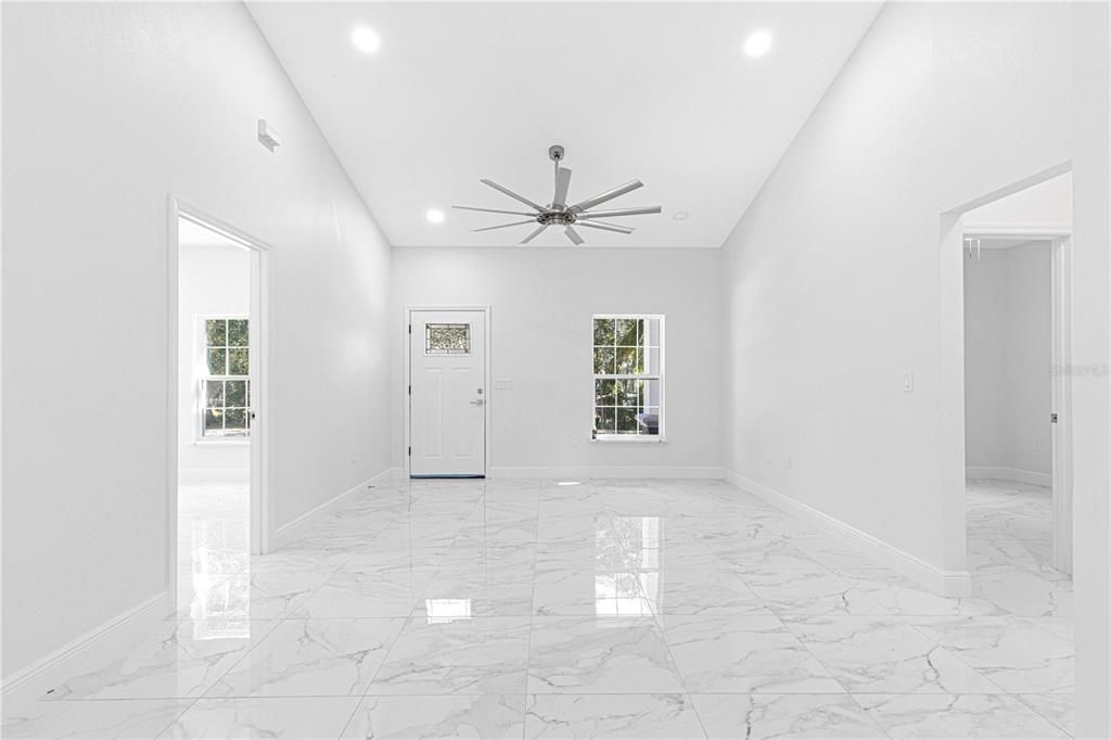 En Venta: $245,000 (3 camas, 2 baños, 1156 Pies cuadrados)