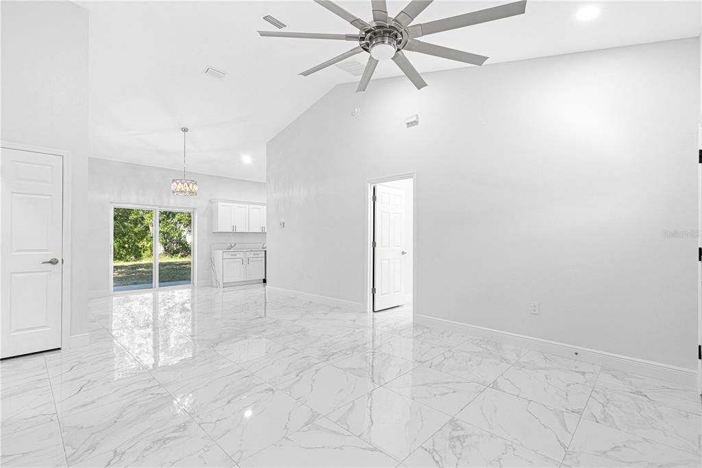 En Venta: $245,000 (3 camas, 2 baños, 1156 Pies cuadrados)