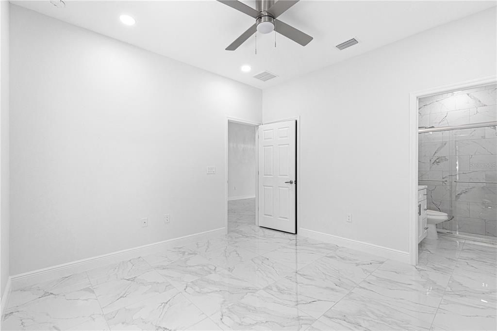 En Venta: $245,000 (3 camas, 2 baños, 1156 Pies cuadrados)