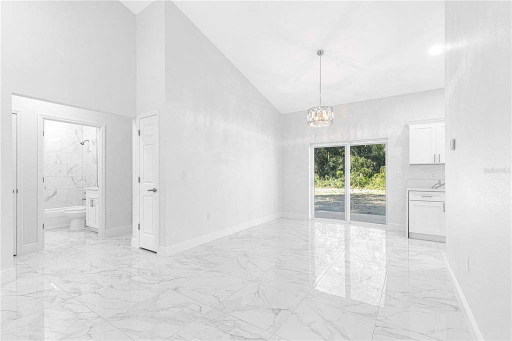 En Venta: $245,000 (3 camas, 2 baños, 1156 Pies cuadrados)