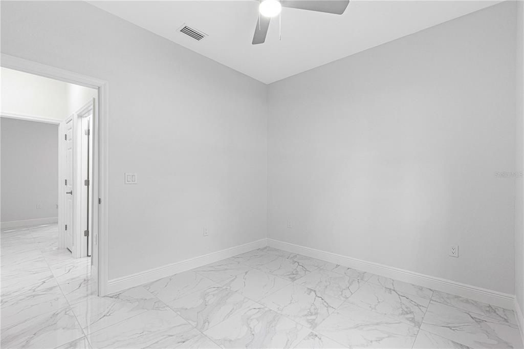 En Venta: $245,000 (3 camas, 2 baños, 1156 Pies cuadrados)