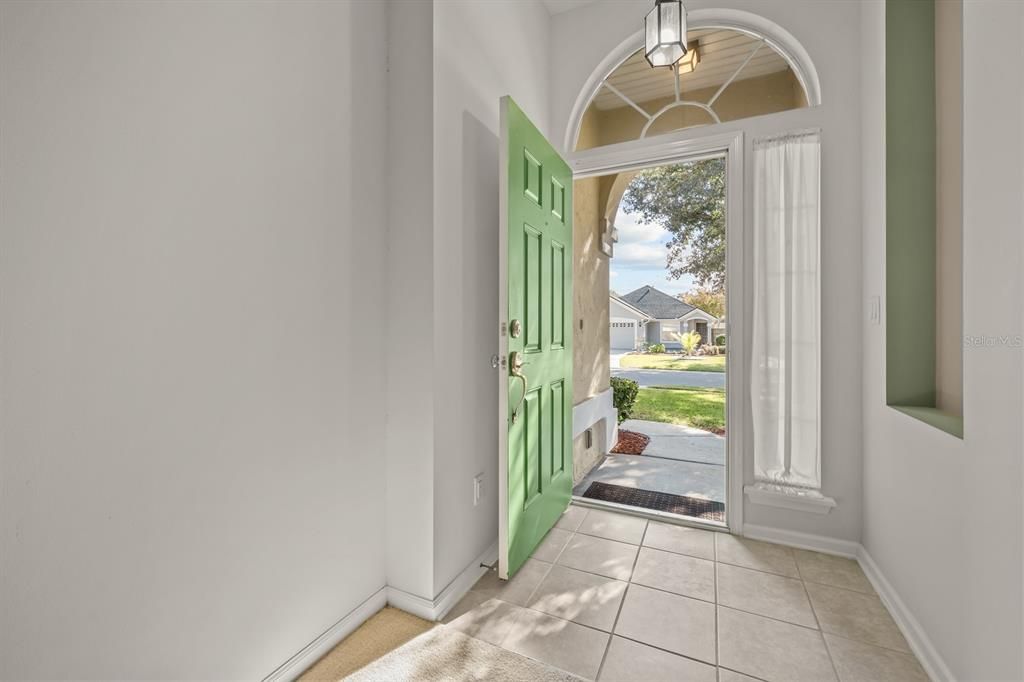 На продажу: $379,990 (4 спален, 2 ванн, 2114 Квадратных фут)