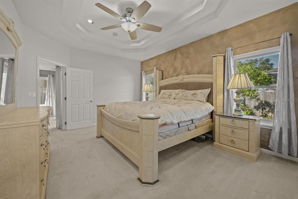 На продажу: $379,990 (4 спален, 2 ванн, 2114 Квадратных фут)