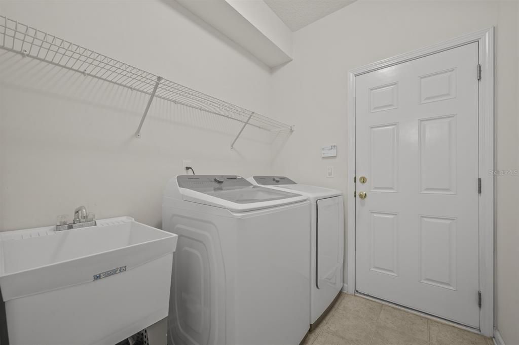 На продажу: $379,990 (4 спален, 2 ванн, 2114 Квадратных фут)