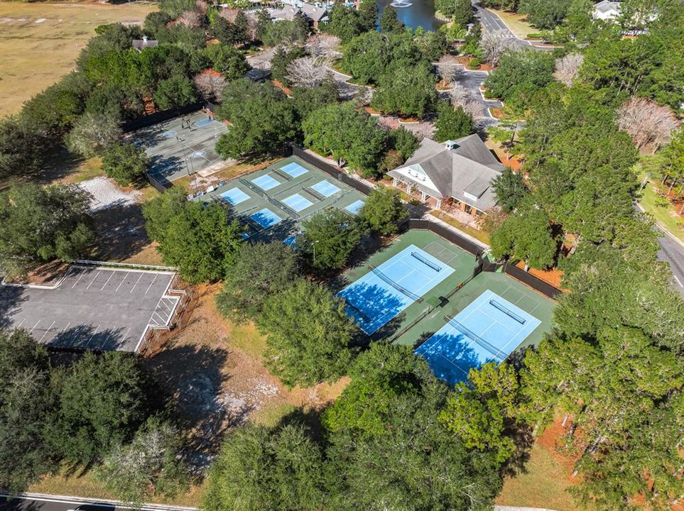 На продажу: $379,990 (4 спален, 2 ванн, 2114 Квадратных фут)