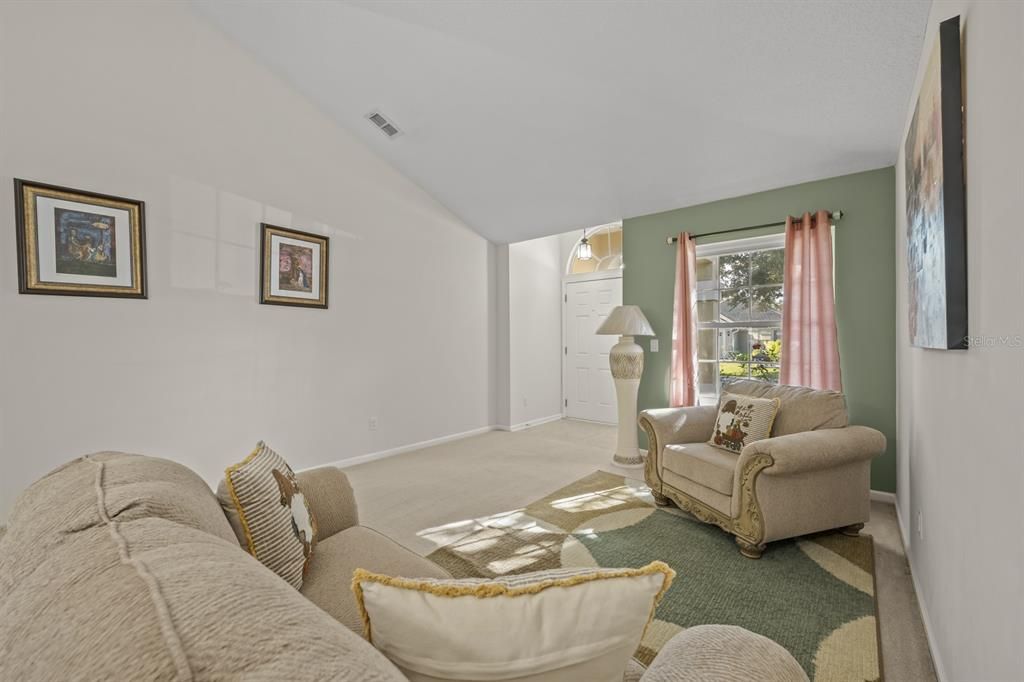 На продажу: $379,990 (4 спален, 2 ванн, 2114 Квадратных фут)