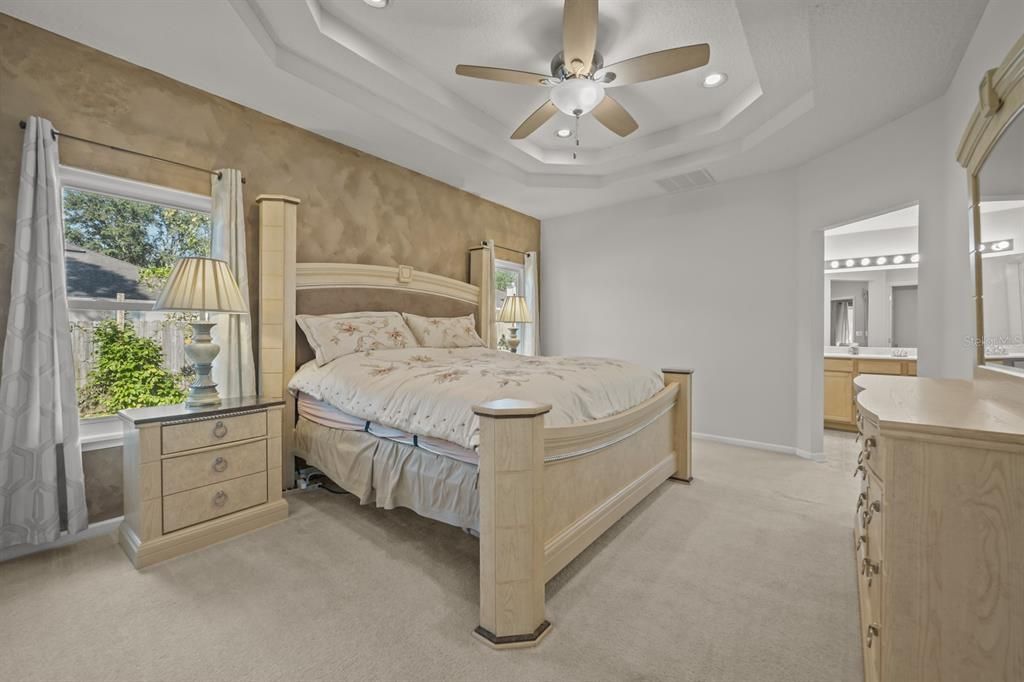 На продажу: $379,990 (4 спален, 2 ванн, 2114 Квадратных фут)